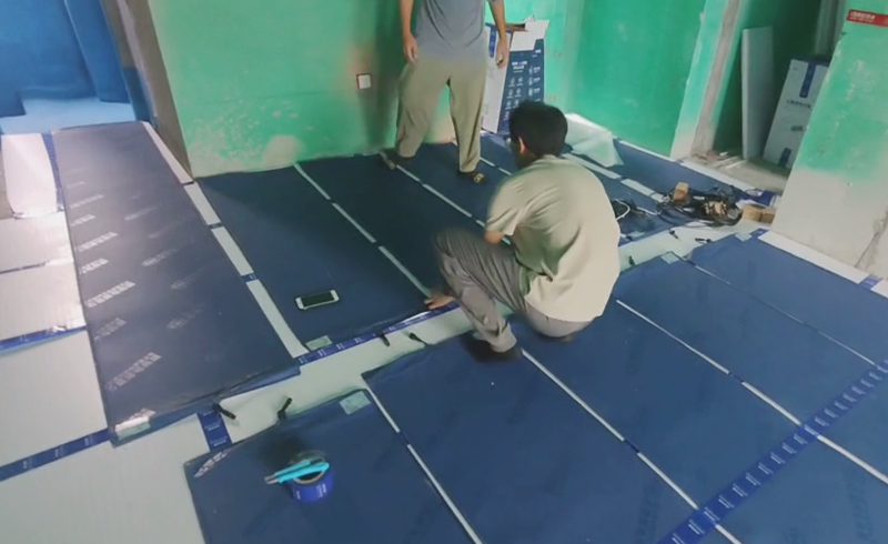 烯材石墨烯电地暖-绵阳九州江渚安装工地2
