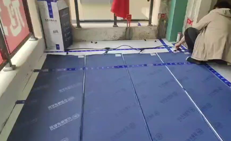 烯材石墨烯电地暖-江油五星国际城安装工地4