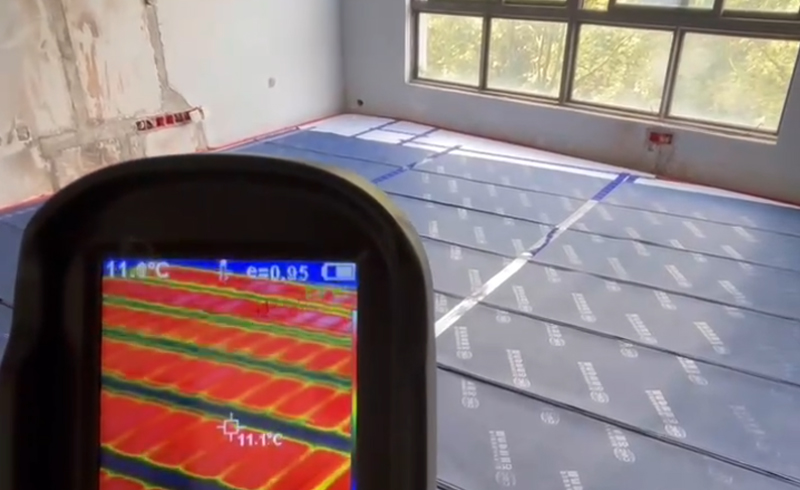 烯材石墨烯电地暖-绵阳泉水湾·荣华山庄安装工地6