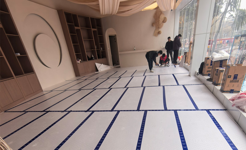 烯材石墨烯电地暖-成都颂钵中心安装工地2