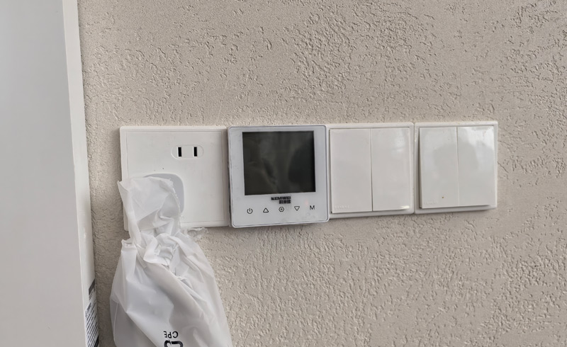 烯材石墨烯电地暖-成都颂钵中心安装工地8