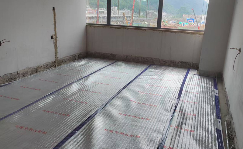 烯材石墨烯电地暖-贵州六盘水钟山高铁综合楼安装工地3