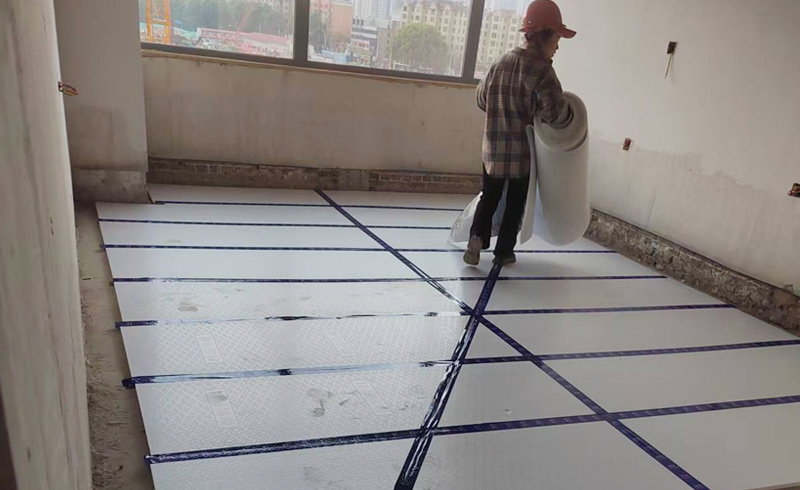 烯材石墨烯电地暖-贵州六盘水钟山高铁综合楼安装工地2