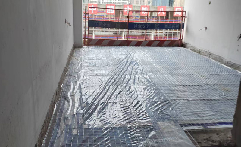 烯材石墨烯电地暖-贵州六盘水钟山高铁综合楼安装工地9