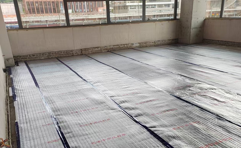 烯材石墨烯电地暖-贵州六盘水钟山高铁综合楼安装工地4